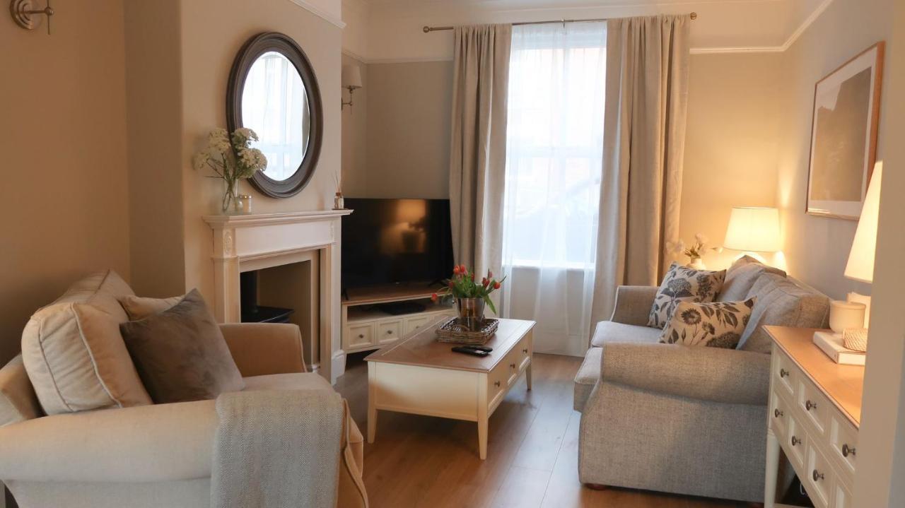 Luxury Living Outside The City Walls - Sleeps Six! Chester Exterior photo