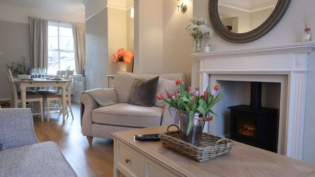 Luxury Living Outside The City Walls - Sleeps Six! Chester Exterior photo