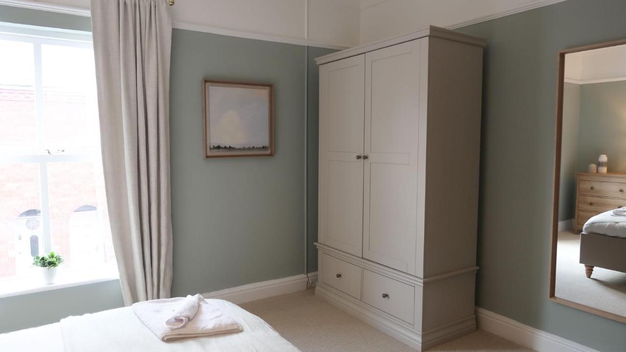 Luxury Living Outside The City Walls - Sleeps Six! Chester Exterior photo